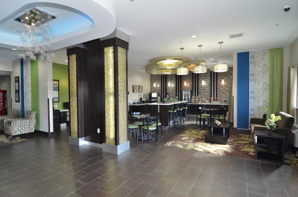 Quality Inn & Suites Kenedy - Karnes City Exteriör bild