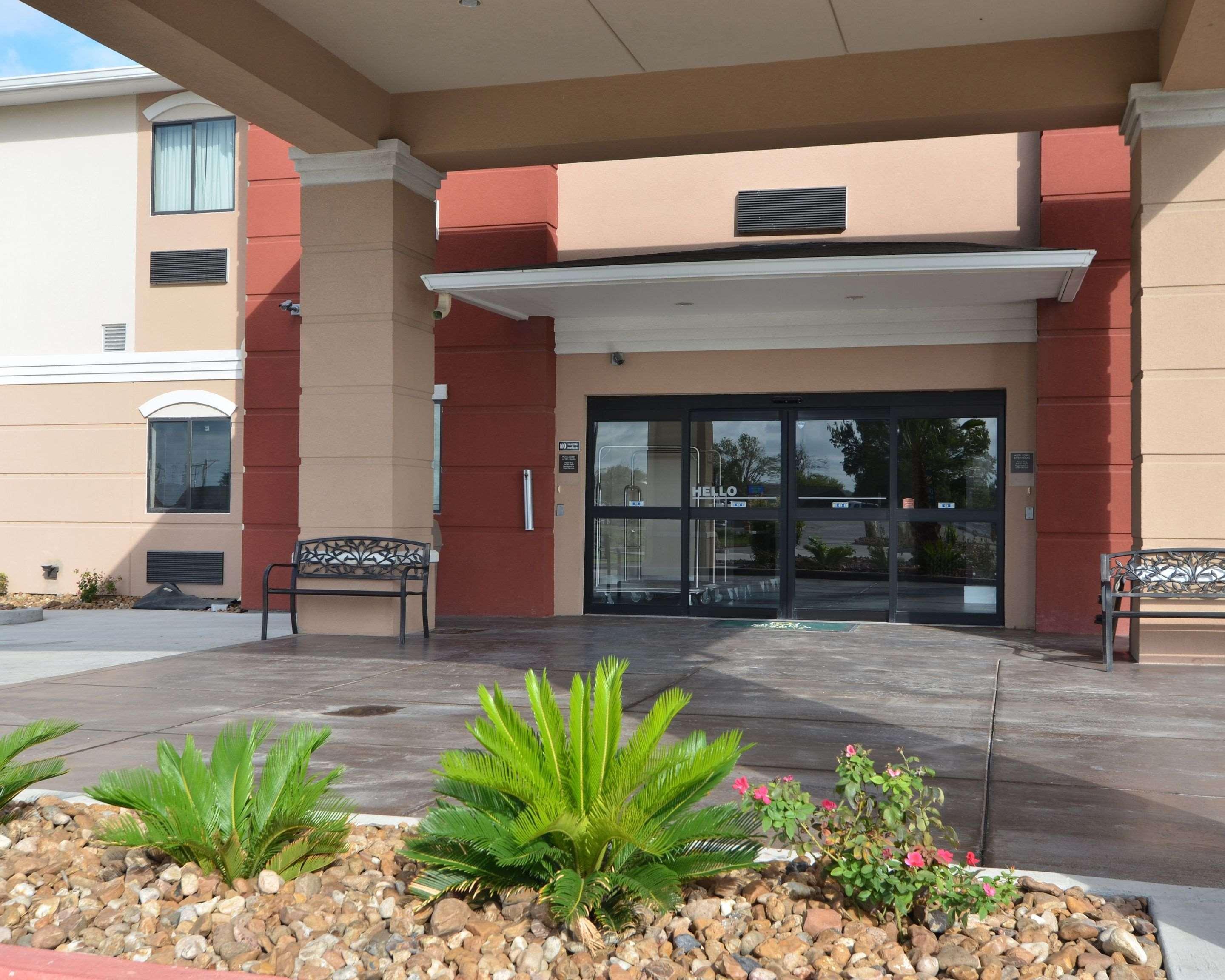 Quality Inn & Suites Kenedy - Karnes City Exteriör bild