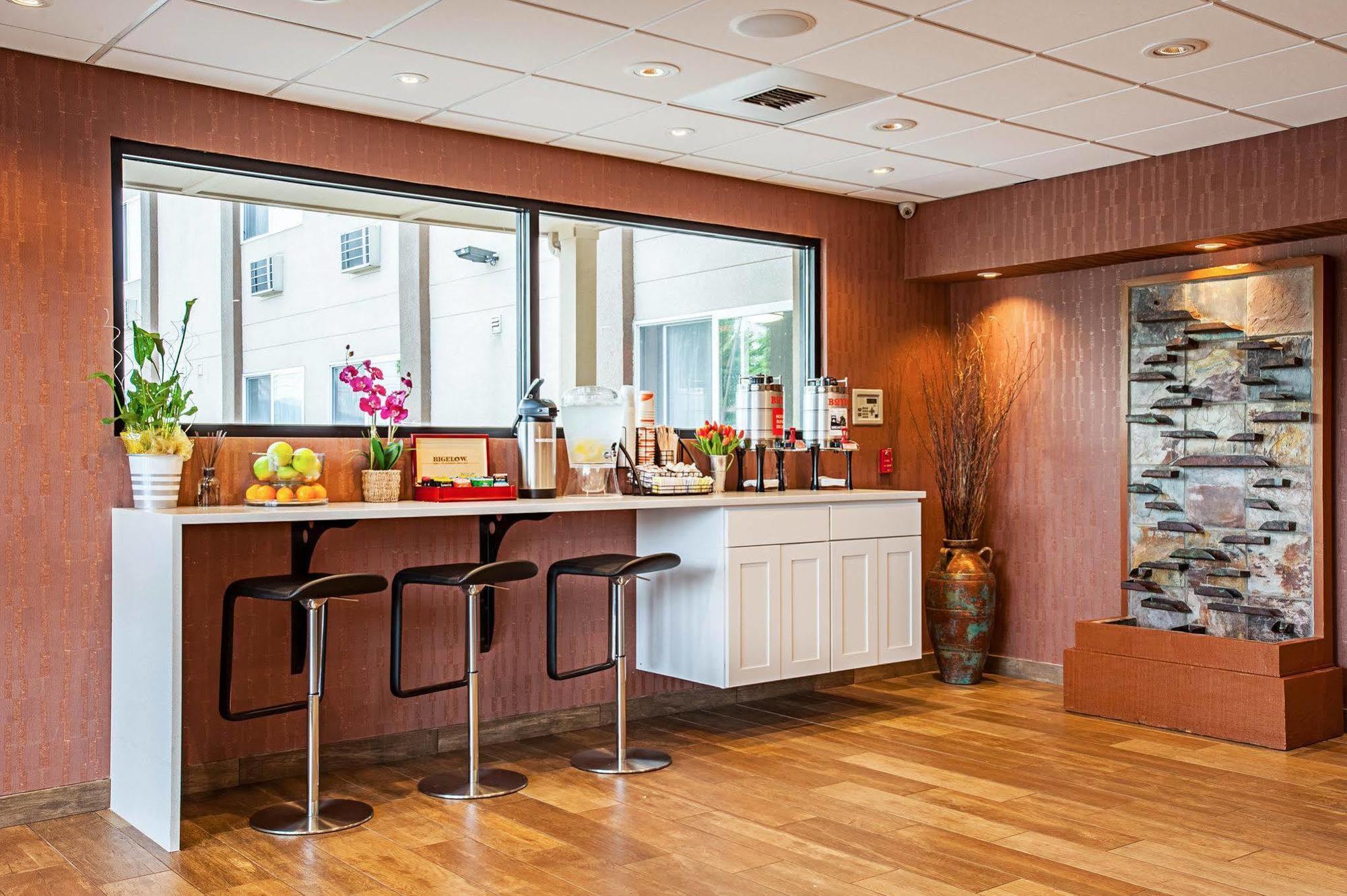 Quality Inn & Suites Kenedy - Karnes City Exteriör bild