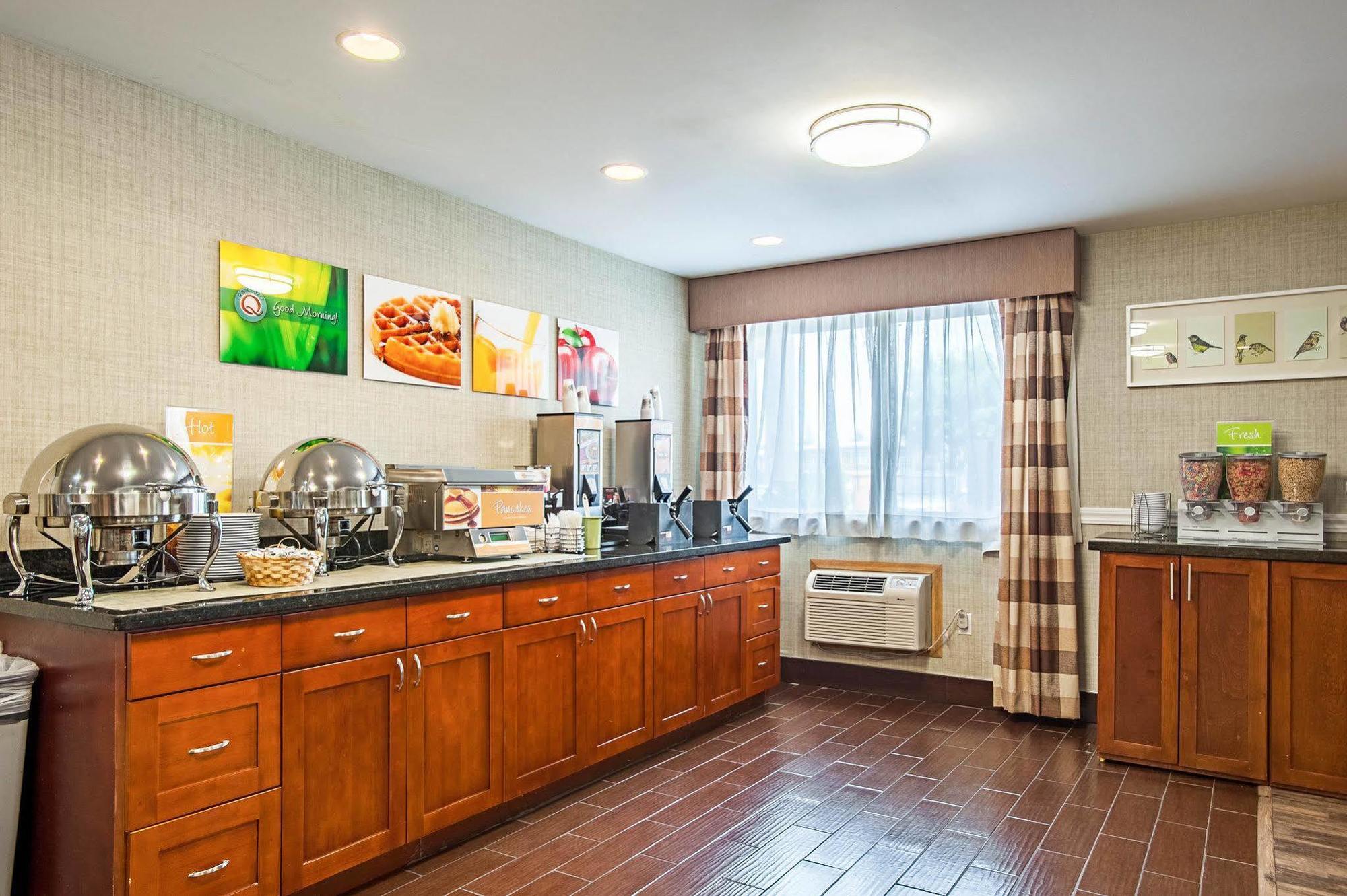 Quality Inn & Suites Kenedy - Karnes City Exteriör bild