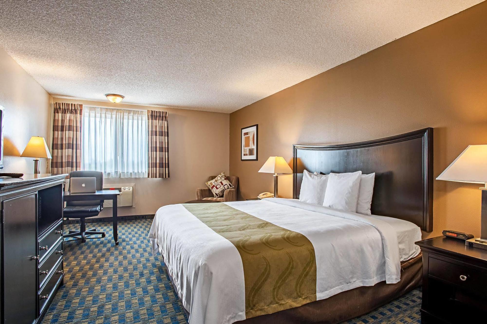 Quality Inn & Suites Kenedy - Karnes City Exteriör bild