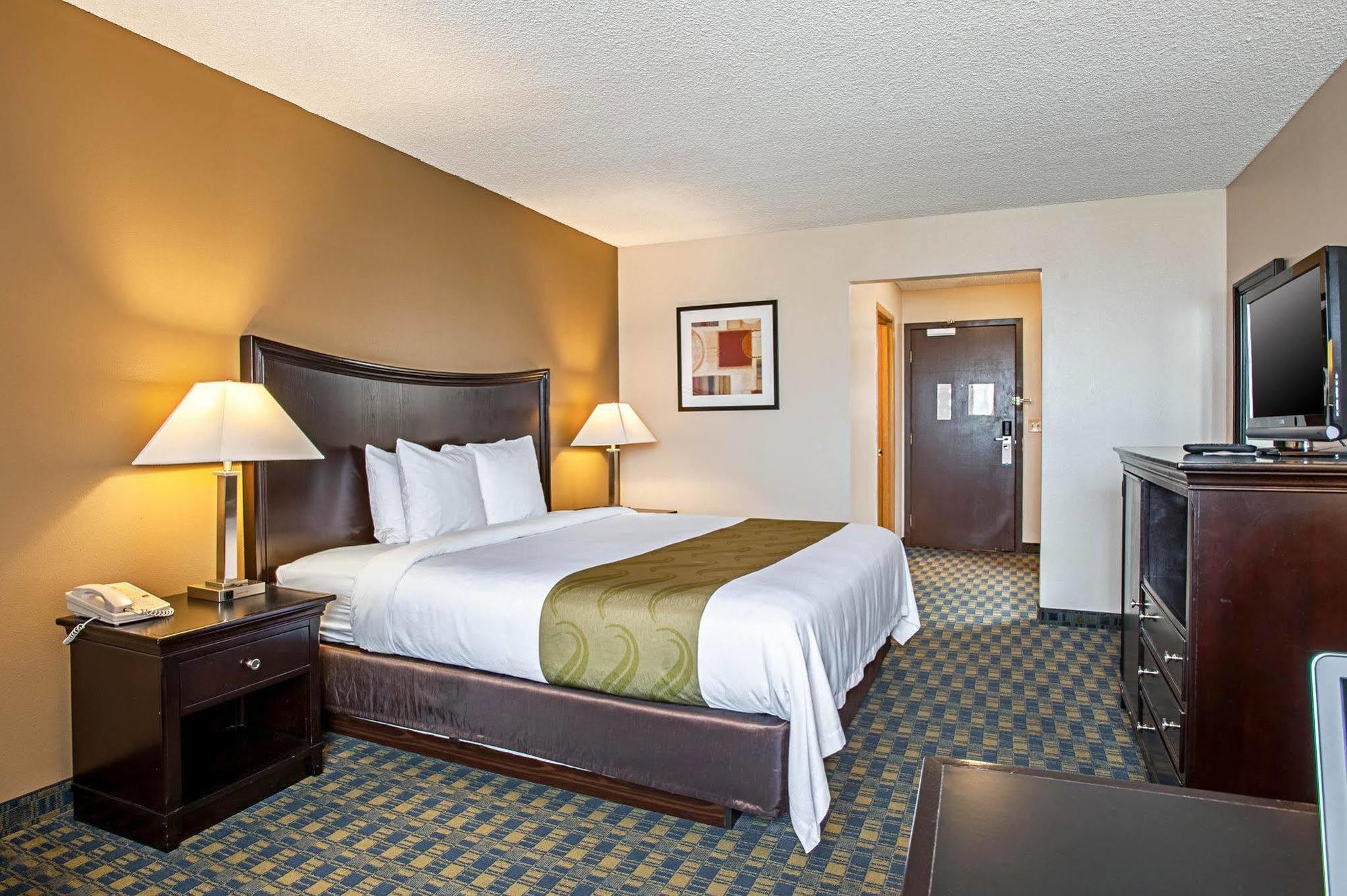 Quality Inn & Suites Kenedy - Karnes City Exteriör bild